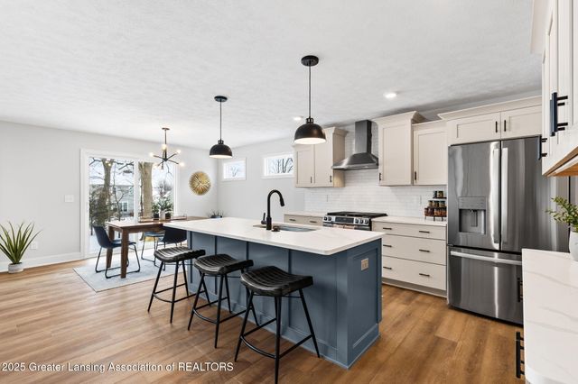 11350 Traverse Drive, Grand Ledge, MI 48837