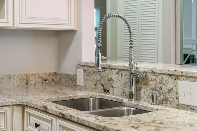 7951 Cricket Court Unit 403, North Charleston, SC 29418