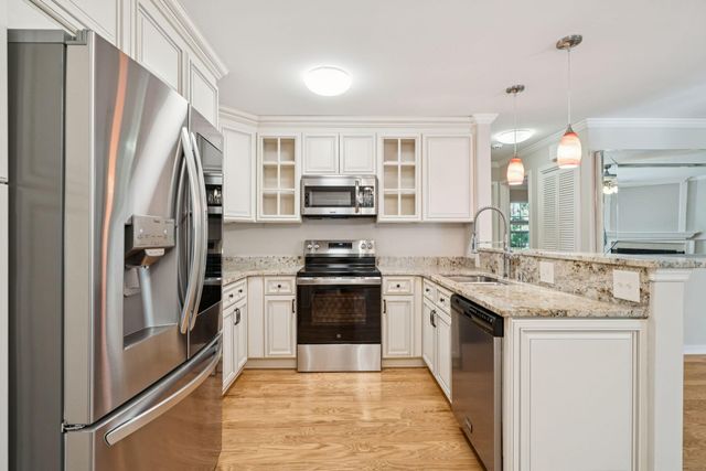 7951 Cricket Court Unit 403, North Charleston, SC 29418