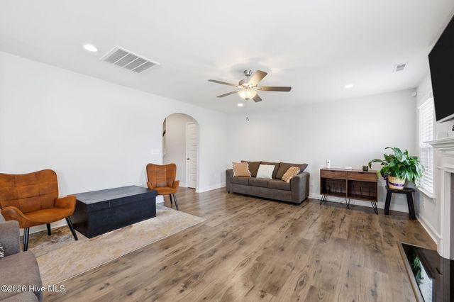 300 Sequoia Drive, Greenville, NC 27858