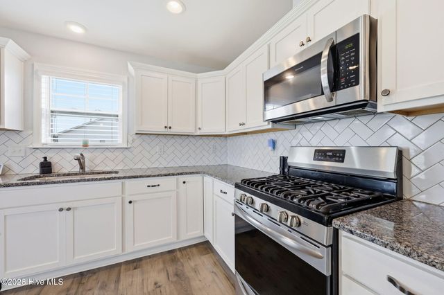 300 Sequoia Drive, Greenville, NC 27858