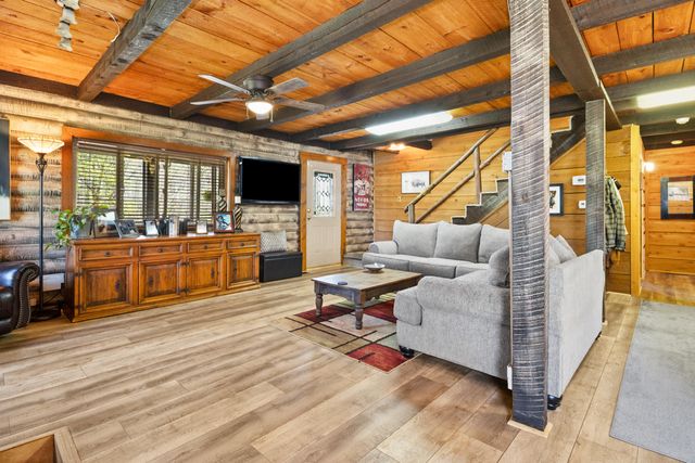 366 Tom Meadows Rd, Strunk, KY 42649
