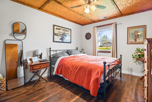 366 Tom Meadows Rd, Strunk, KY 42649