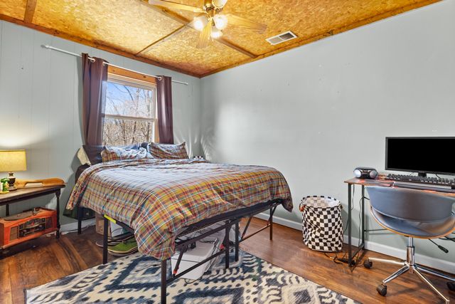 366 Tom Meadows Rd, Strunk, KY 42649