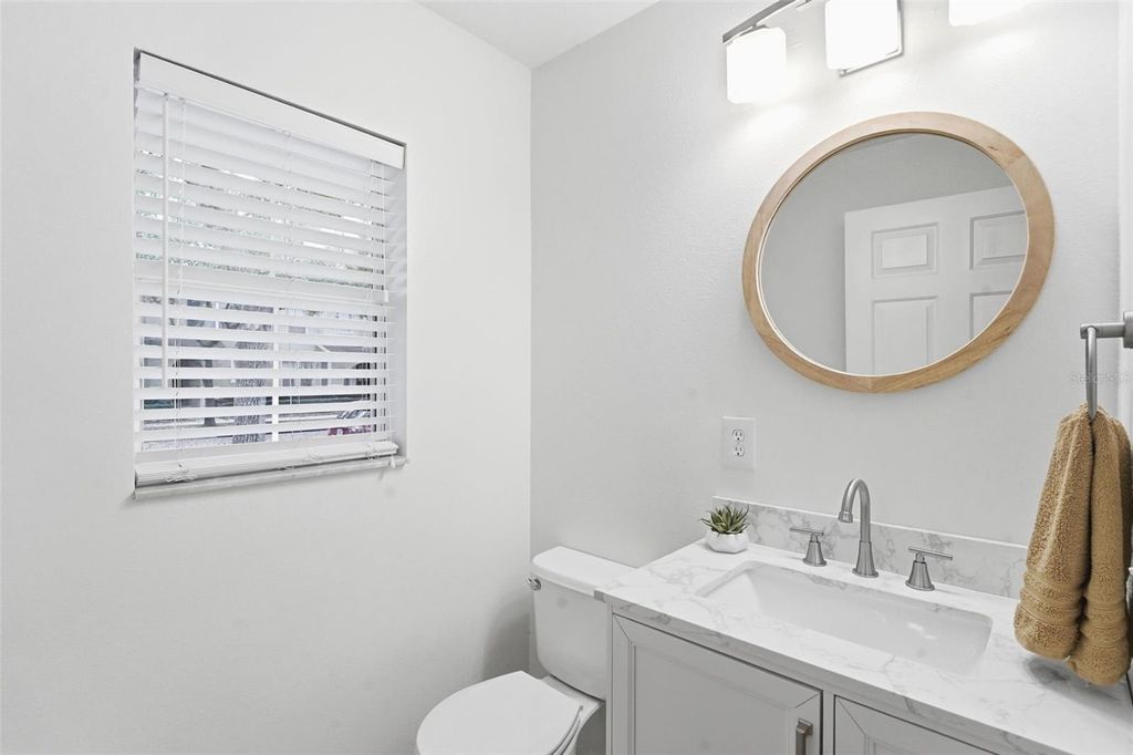 Image 12 of property listing at 13020 AUBURN COVE LANE, Orlando, FL 32828