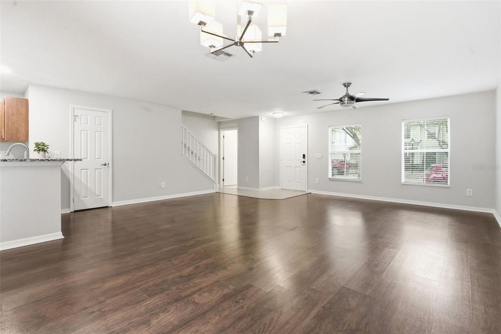 Image 6 of property listing at 13020 AUBURN COVE LANE, Orlando, FL 32828