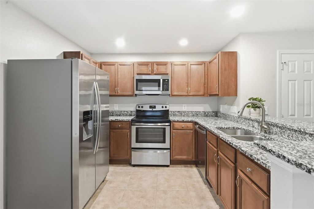 Image 9 of property listing at 13020 AUBURN COVE LANE, Orlando, FL 32828