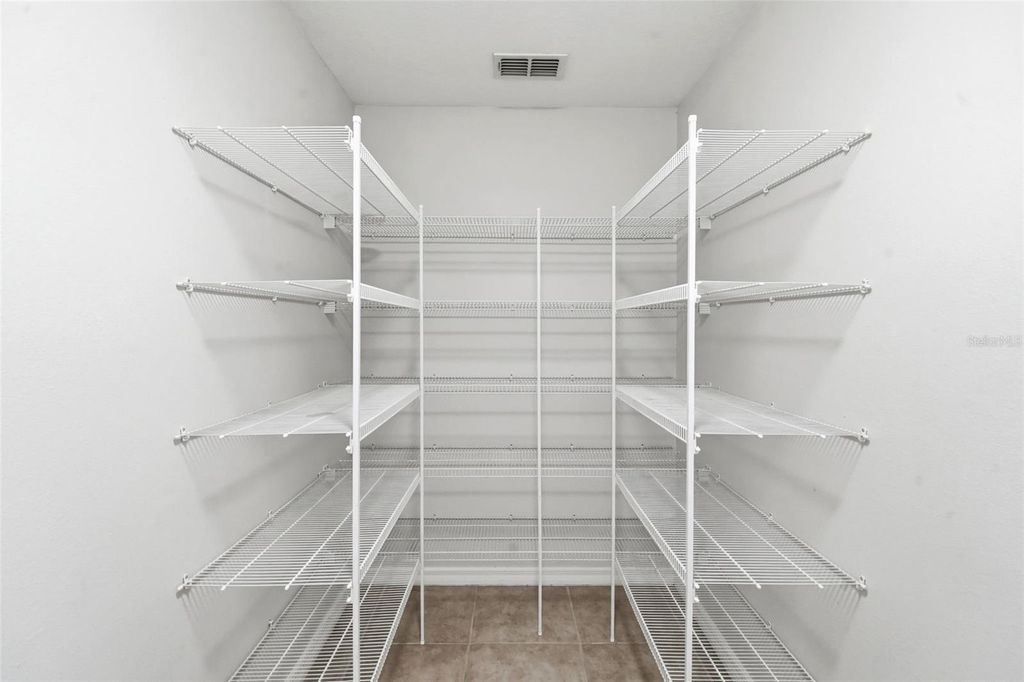 Image 10 of property listing at 13020 AUBURN COVE LANE, Orlando, FL 32828