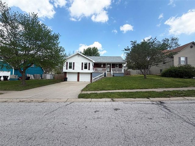 404 39th Street, Blue Springs, MO 64015