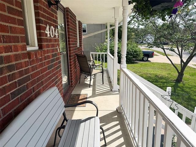404 39th Street, Blue Springs, MO 64015