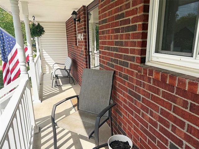 404 39th Street, Blue Springs, MO 64015