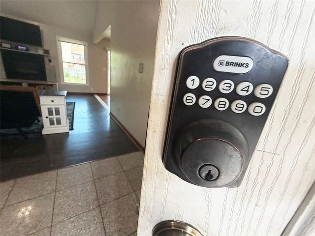 404 39th Street, Blue Springs, MO 64015