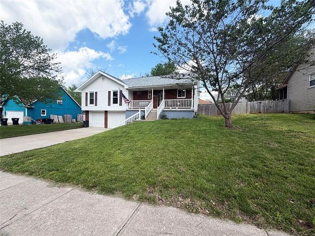 404 39th Street, Blue Springs, MO 64015