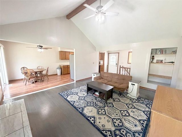 404 39th Street, Blue Springs, MO 64015