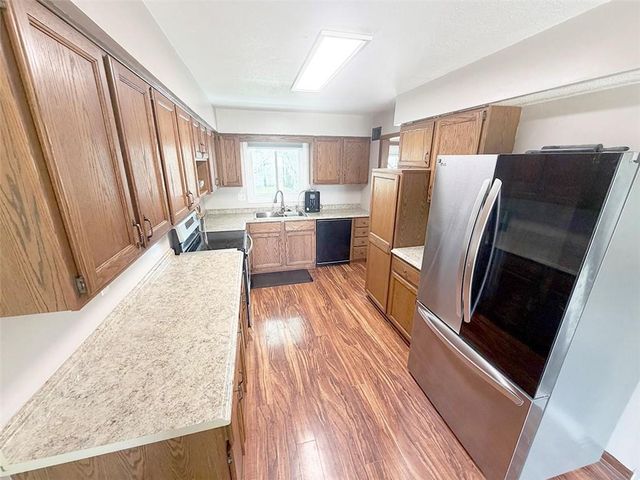 404 39th Street, Blue Springs, MO 64015