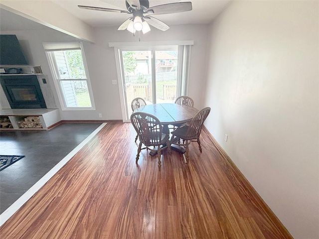 404 39th Street, Blue Springs, MO 64015