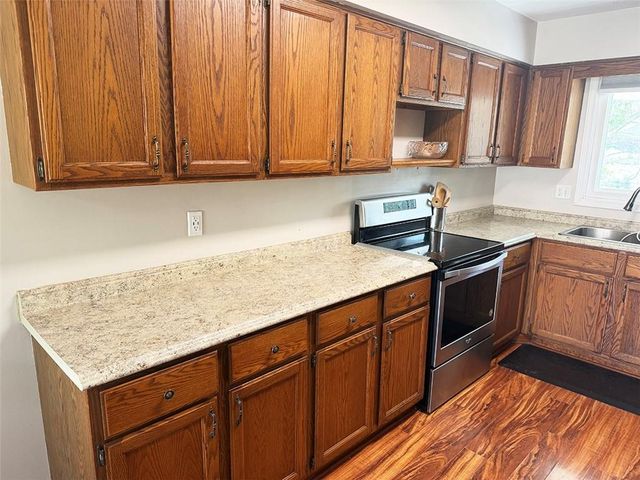 404 39th Street, Blue Springs, MO 64015