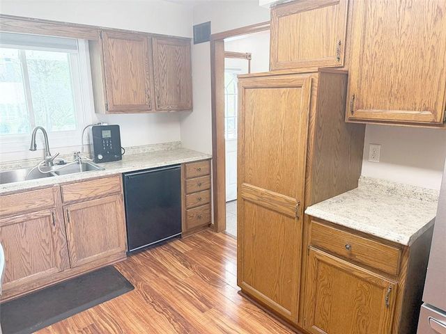 404 39th Street, Blue Springs, MO 64015
