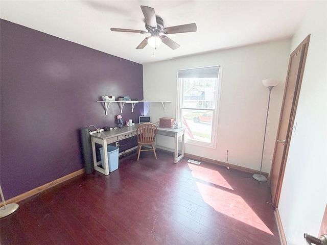 404 39th Street, Blue Springs, MO 64015