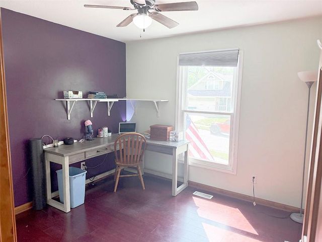 404 39th Street, Blue Springs, MO 64015