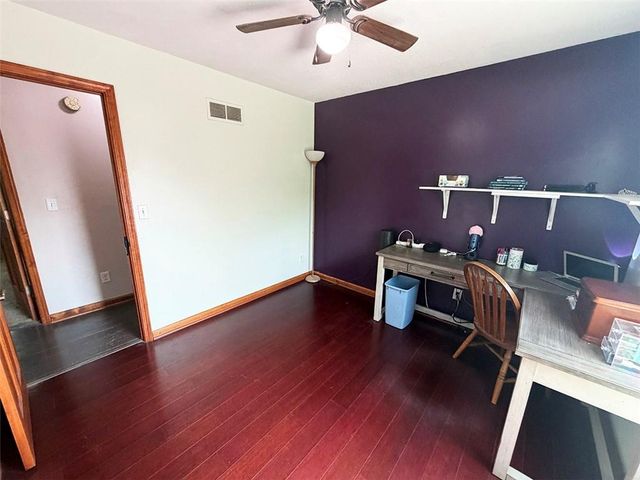 404 39th Street, Blue Springs, MO 64015