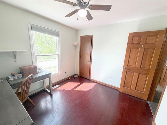 404 39th Street, Blue Springs, MO 64015