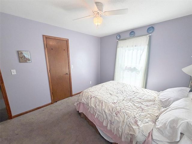 404 39th Street, Blue Springs, MO 64015