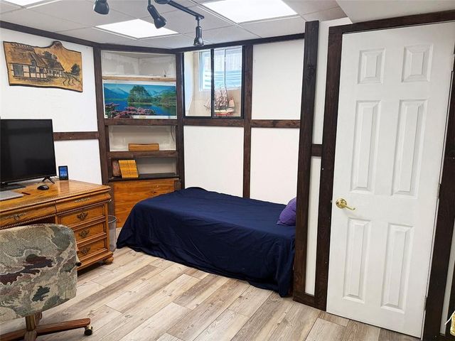 404 39th Street, Blue Springs, MO 64015