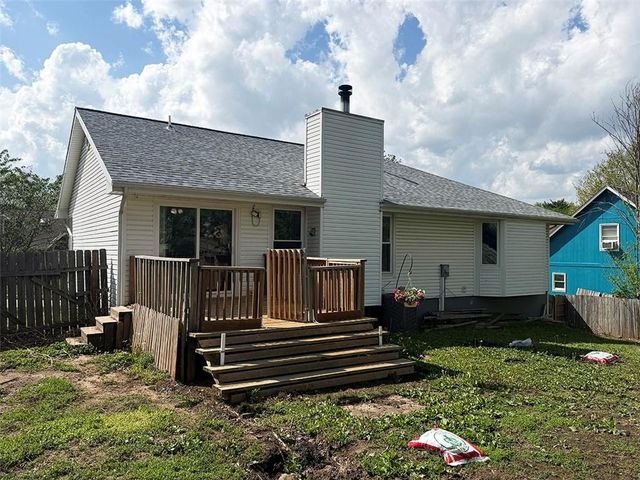 404 39th Street, Blue Springs, MO 64015
