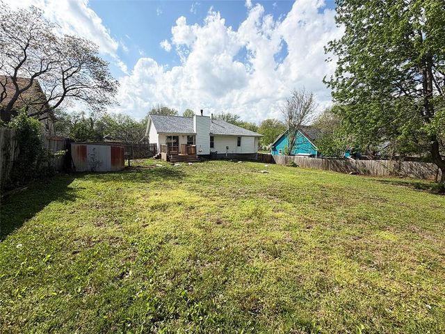 404 39th Street, Blue Springs, MO 64015