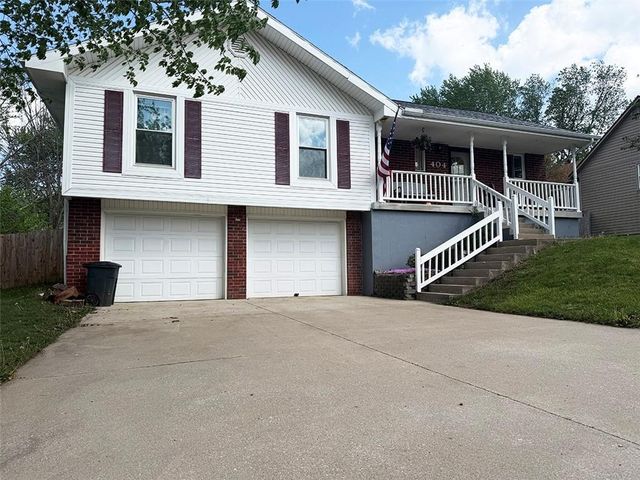 404 39th Street, Blue Springs, MO 64015