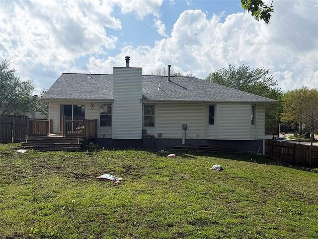 404 39th Street, Blue Springs, MO 64015