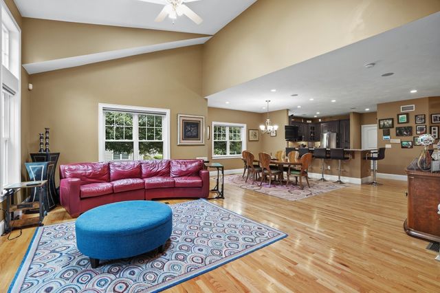 3 Walden Way 3, Milford, MA 01757