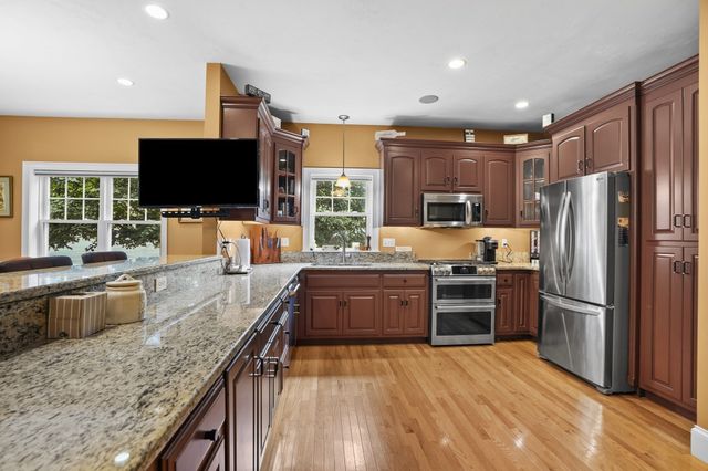 3 Walden Way 3, Milford, MA 01757