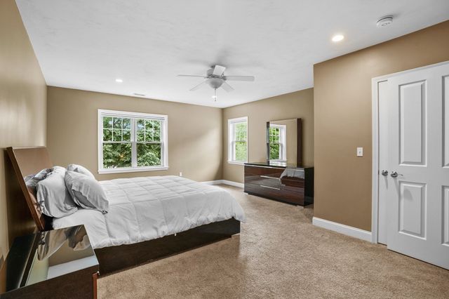 3 Walden Way 3, Milford, MA 01757