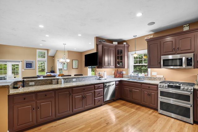 3 Walden Way 3, Milford, MA 01757