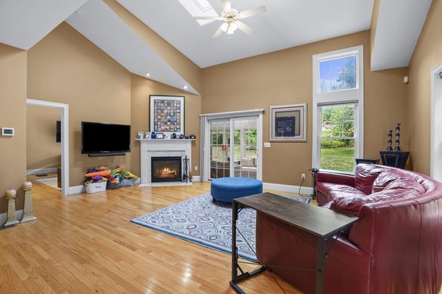 3 Walden Way 3, Milford, MA 01757