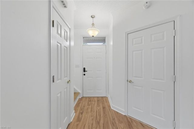 1290 Lake DR, Newport News, VA 23602