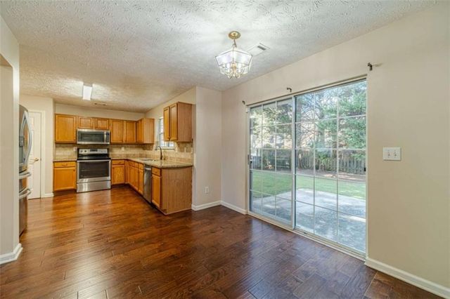 934 Dominion Walk Drive, Snellville, GA 30078