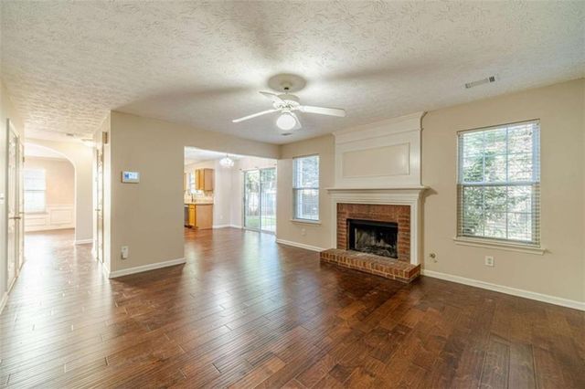 934 Dominion Walk Drive, Snellville, GA 30078