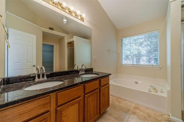 934 Dominion Walk Drive, Snellville, GA 30078