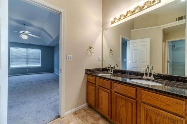 934 Dominion Walk Drive, Snellville, GA 30078