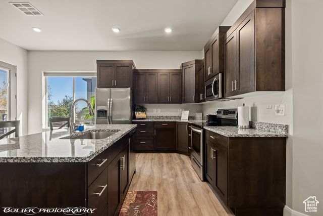 728 W SIR MONTE DR, St. George, UT 84770