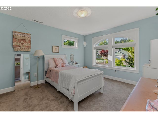131 DALYN Ct, Kalama, WA 98625