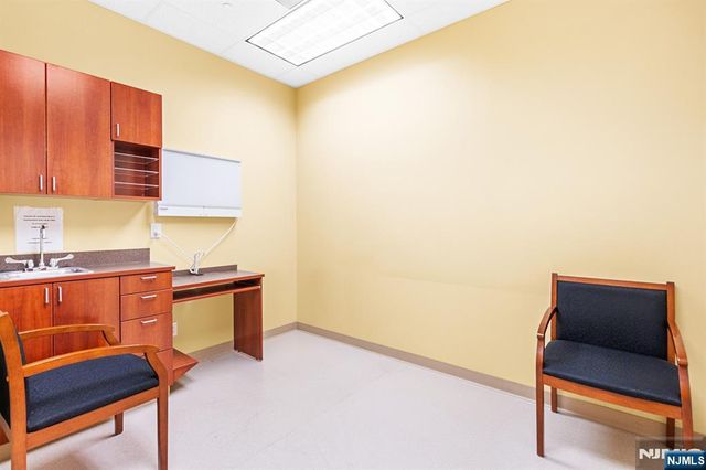 246 Hamburg Turnpike 305F, Wayne, NJ 07470