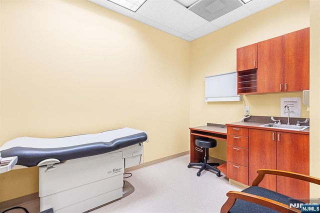 246 Hamburg Turnpike 305F, Wayne, NJ 07470