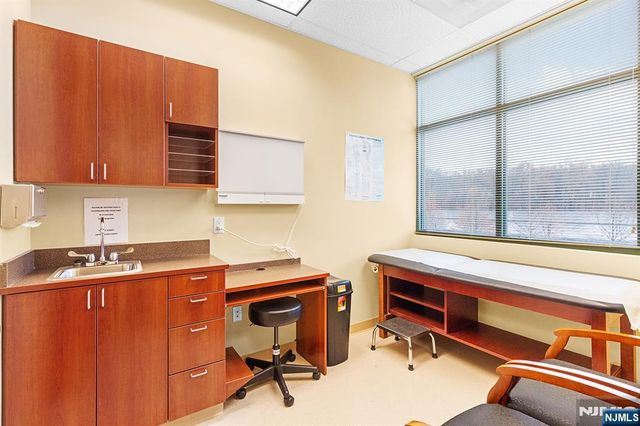 246 Hamburg Turnpike 305F, Wayne, NJ 07470