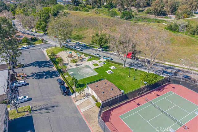 24525 Trevino U6, Valencia, CA 91355