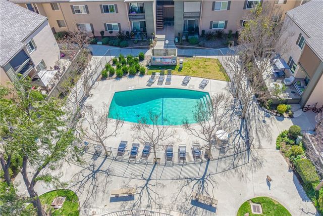 24525 Trevino U6, Valencia, CA 91355