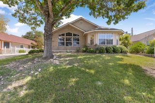 446 Vicksburg Ave, Kerrville, TX 78028